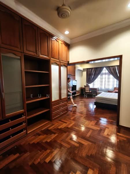 Bungalow for Rent in Taman Nong Chik (Johor Bahru) - Eunice Ng - Bedroom - PropertyGuru.com.my