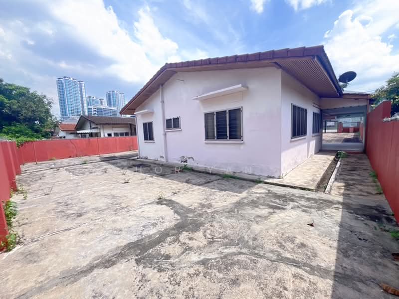 Rumah Banglo untuk Disewa di Seksyen 17 (Petaling Jaya) - Hor Yan - Exterior - PropertyGuru.com.my