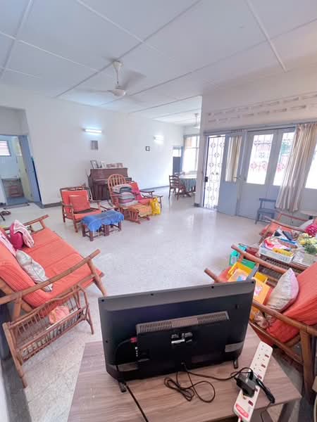 Rumah Banglo untuk Disewa di Seksyen 17 (Petaling Jaya) - Hor Yan - Living Room - PropertyGuru.com.my