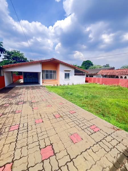 Rumah Banglo untuk Disewa di Seksyen 17 (Petaling Jaya) - Hor Yan - Exterior - PropertyGuru.com.my