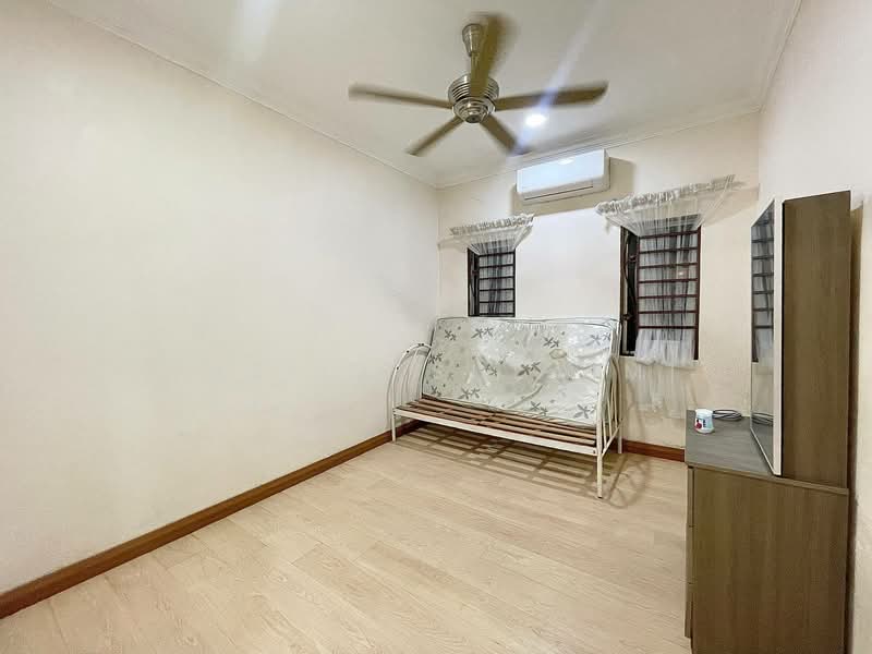 Rumah Berkembar untuk Dijual di Shah Alam (Selangor) - Yazila Sulaimi - Bedroom - PropertyGuru.com.my