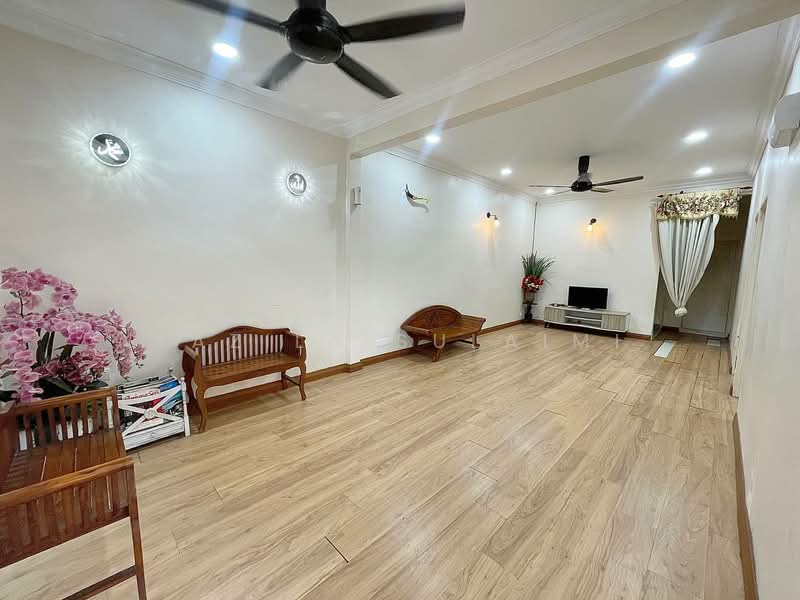 Rumah Berkembar untuk Dijual di Shah Alam (Selangor) - Yazila Sulaimi - Living Room - PropertyGuru.com.my