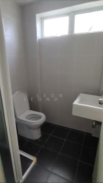 Servis Apartment untuk Disewa di Cerrado Residence @ Southville City - Leon Leong - Bathroom - PropertyGuru.com.my