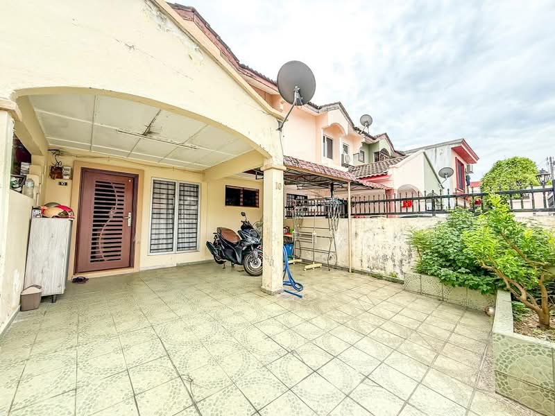 Rumah Teres 2 Tingkat untuk Dijual di Taman Sri Indah (Cheras) - Azli Ibrahim - Exterior - PropertyGuru.com.my