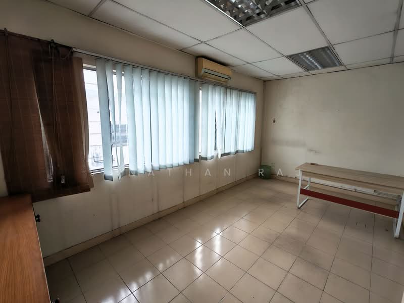 Shop / Office for Sale in Petaling Jaya (Selangor) - Jonathan Raj - Interior - PropertyGuru.com.my