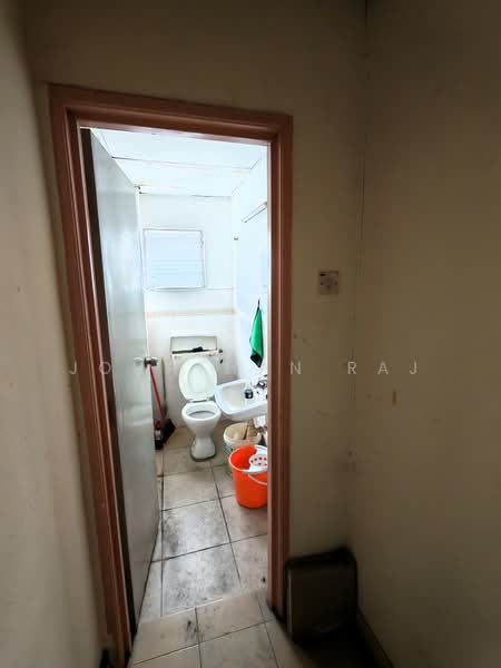 Shop / Office for Sale in Petaling Jaya (Selangor) - Jonathan Raj - Bathroom - PropertyGuru.com.my