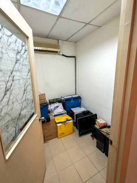 Shop / Office for Sale in Petaling Jaya (Selangor) - Jonathan Raj - Interior - PropertyGuru.com.my