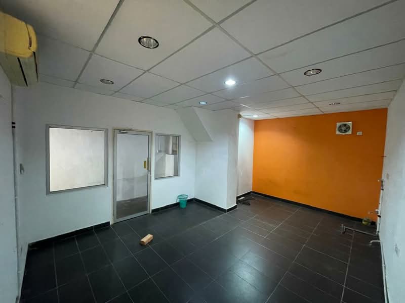 Kedai untuk Dijual di Gemas (Negeri Sembilan) - JC Tay - Interior - PropertyGuru.com.my
