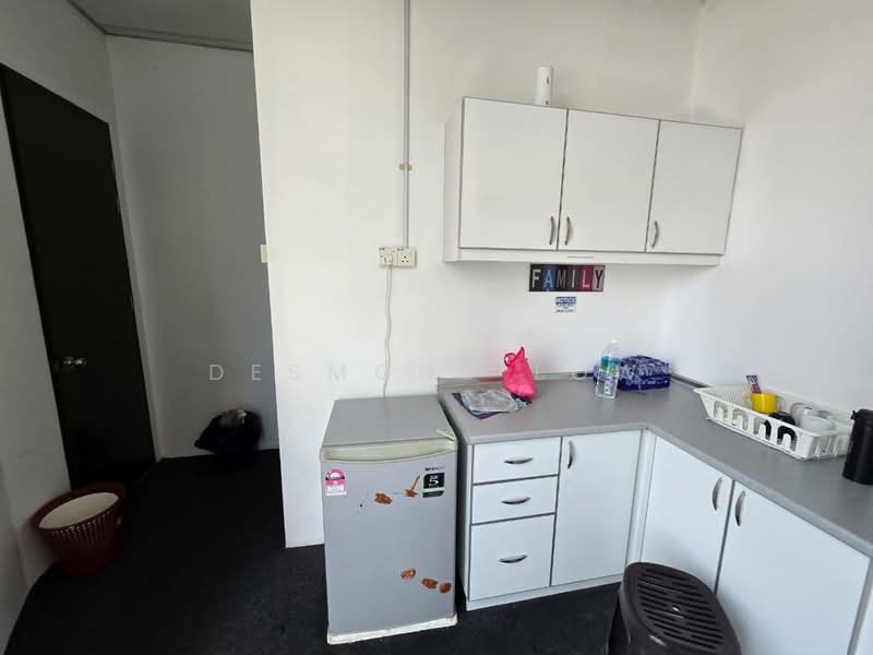 Office for Rent in Bangsar Utama (Bangsar) - Desmond Low - Kitchen - PropertyGuru.com.my