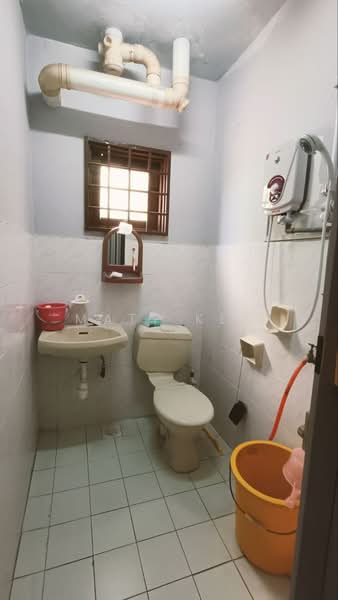 Pangsapuri untuk Dijual di Lily & Jasmine Apartment - Matt Kek - Bathroom - PropertyGuru.com.my