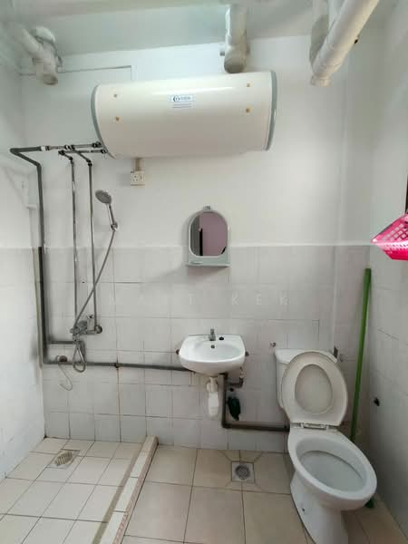 Pangsapuri untuk Dijual di Lily & Jasmine Apartment - Matt Kek - Bathroom - PropertyGuru.com.my
