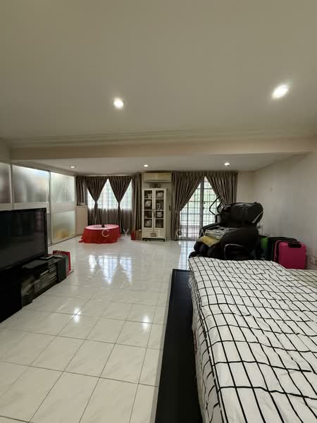 2-storey Terraced House for Sale in Taman Desa (Kuala Lumpur) - CY Low - Living Room - PropertyGuru.com.my