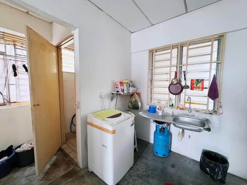 Rumah Flat untuk Disewa di Desa Pinang 2 - Daniel Ng - Kitchen - PropertyGuru.com.my