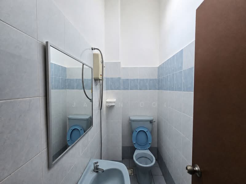 2-storey Terraced House for Sale in Putra Heights (Subang Jaya) - Jason Ooi - Bathroom - PropertyGuru.com.my