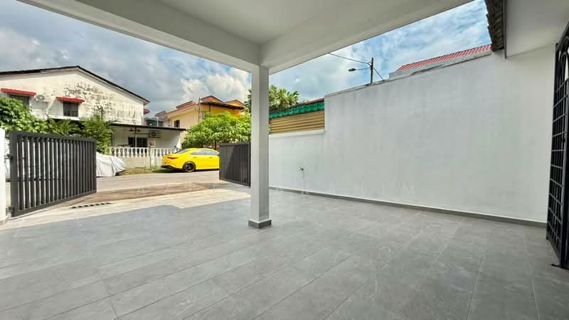 Rumah Teres 2 Tingkat untuk Dijual di Seksyen 2, Taman Kinrara (Puchong) - Azli Ibrahim - Exterior - PropertyGuru.com.my