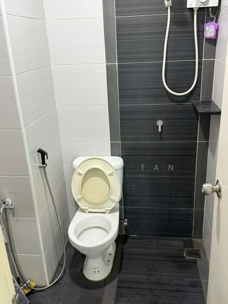 Kondominium untuk Disewa di The Oasis - Kelvin Tan - Bathroom - PropertyGuru.com.my