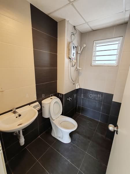 Apartment for Sale at Tiara Hatamas Apartment - Aaron Yeoh - Bathroom - PropertyGuru.com.my