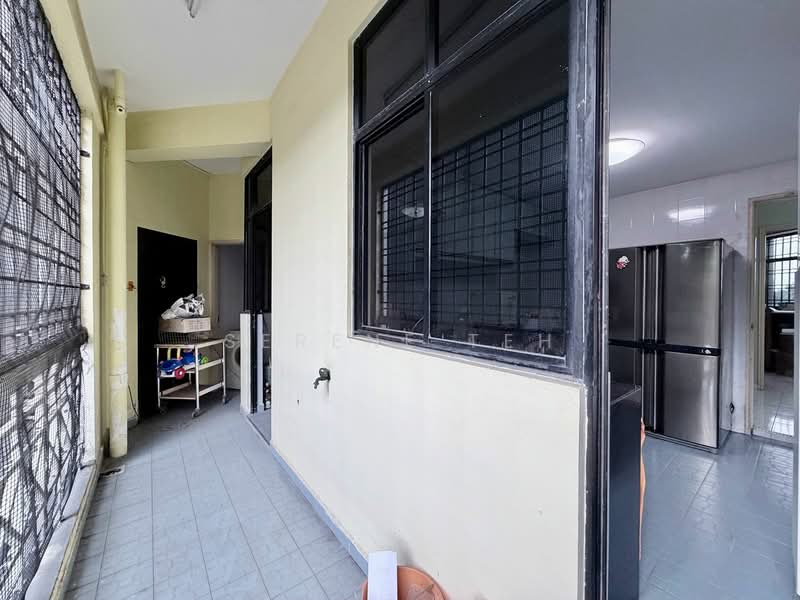 Pangsapuri untuk Dijual di Mewah View Luxurious Apartments - Serene Teh - Balcony - PropertyGuru.com.my