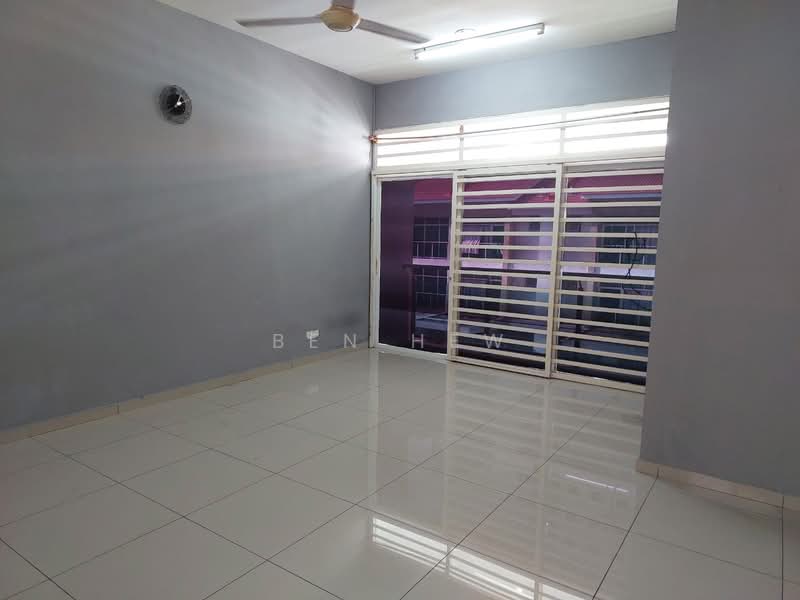 Rumah Teres 3 Tingkat untuk Disewa di Taman Thean Teik (Ayer Itam) - Ben Hew - Living Room - PropertyGuru.com.my