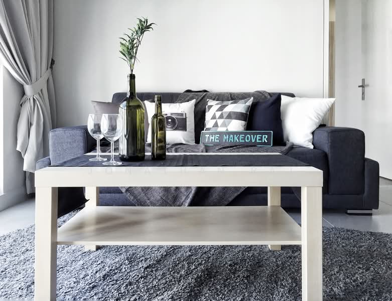 Servis Apartment untuk Dijual di Nova Saujana - Jonathan Raj - Living Room - PropertyGuru.com.my