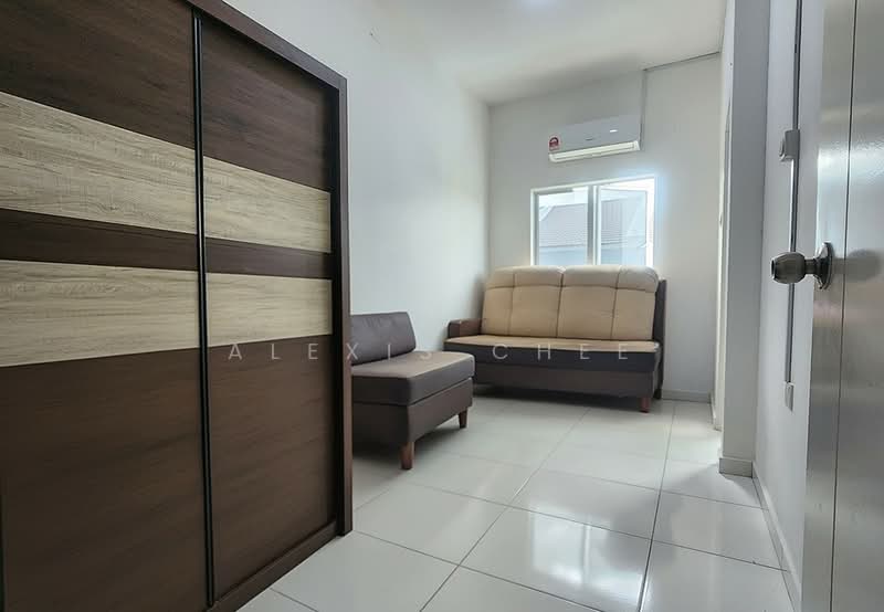 2-storey Terraced House for Sale in Lahat (Perak) - Alexis Chee - Living Room - PropertyGuru.com.my