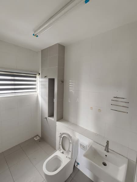 Rumah Teres 2-Tingkat untuk Disewa di Setia Ecohill (Semenyih) - CK Law - Bathroom - PropertyGuru.com.my