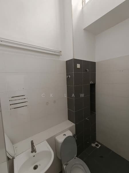 Rumah Teres 2-Tingkat untuk Disewa di Setia Ecohill (Semenyih) - CK Law - Bathroom - PropertyGuru.com.my