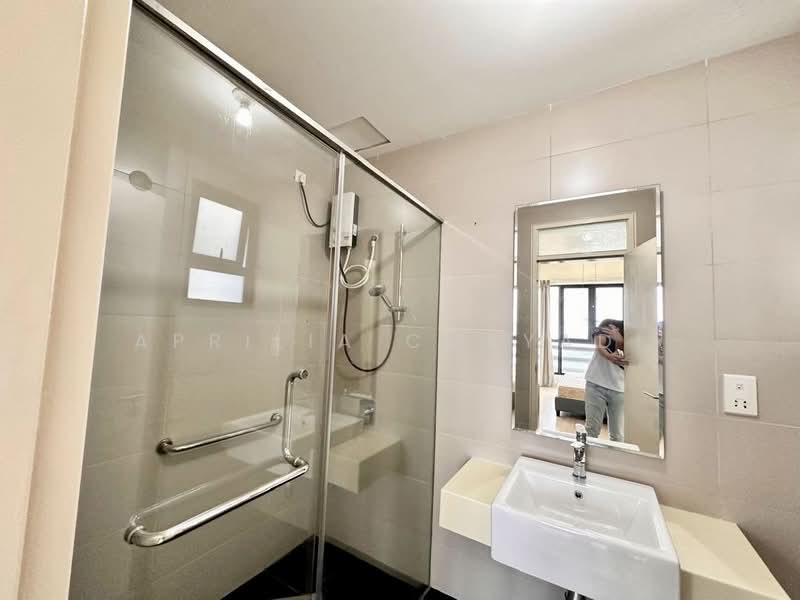 Kondominium untuk Disewa di Sunway Citrine Residences - APRILIA CHAYADI - Bathroom - PropertyGuru.com.my