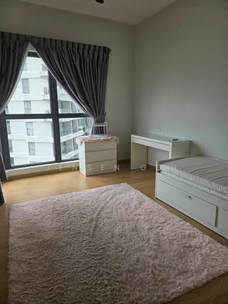 Condominium for Rent at Royal Strand @ Country Garden Danga Bay - Jensen Goh - Bedroom - PropertyGuru.com.my