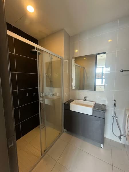 Condominium for Rent at Lovell @ Country Garden Danga Bay - Jensen Goh - Bathroom - PropertyGuru.com.my