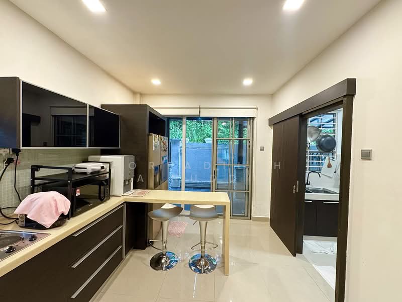 Semi-Detached House for Sale in Ampang Jaya (Ampang) - NORFADILAH ZAINUDDIN - Kitchen - PropertyGuru.com.my
