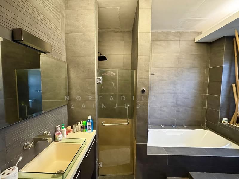Semi-Detached House for Sale in Ampang Jaya (Ampang) - NORFADILAH ZAINUDDIN - Bathroom - PropertyGuru.com.my