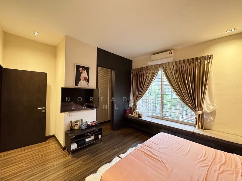 Semi-Detached House for Sale in Ampang Jaya (Ampang) - NORFADILAH ZAINUDDIN - Bedroom - PropertyGuru.com.my
