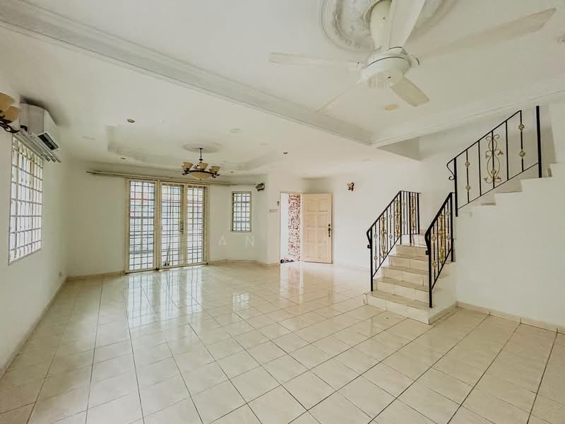 Rumah Teres 2 Tingkat untuk Dijual di Taman Sutera (Kajang) - Ilman Nahri - Living Room - PropertyGuru.com.my