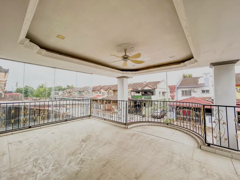 Rumah Teres 2 Tingkat untuk Dijual di Taman Sutera (Kajang) - Ilman Nahri - Balcony - PropertyGuru.com.my