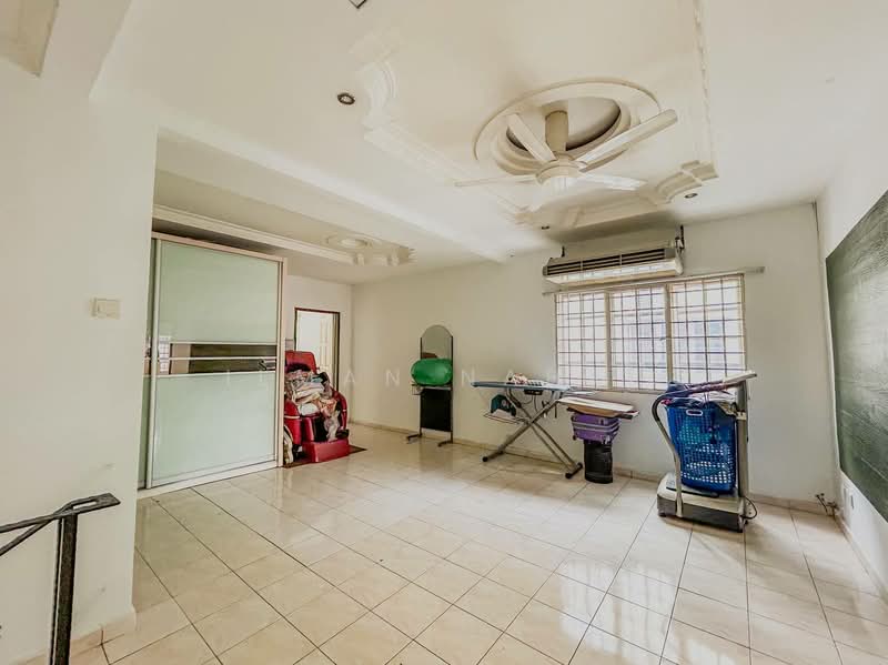 Rumah Teres 2 Tingkat untuk Dijual di Taman Sutera (Kajang) - Ilman Nahri - Living Room - PropertyGuru.com.my