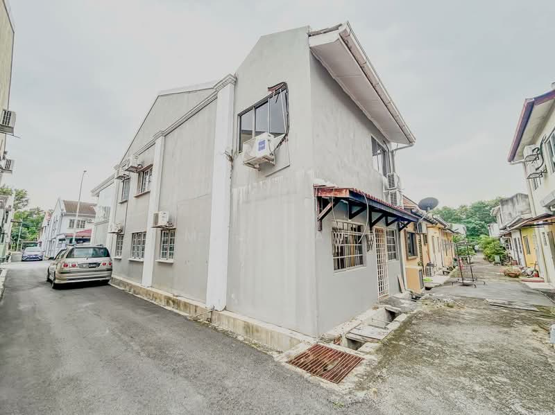 Rumah Teres 2 Tingkat untuk Dijual di Taman Sutera (Kajang) - Ilman Nahri - Exterior - PropertyGuru.com.my