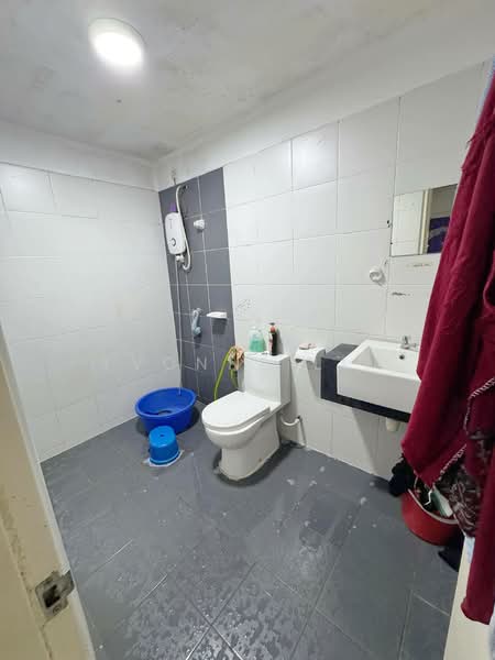 Apartment for Sale at Idaman Residence - Yvonne Lim - Bathroom - PropertyGuru.com.my
