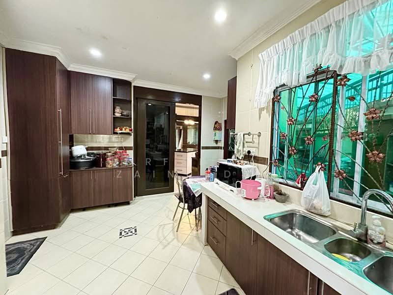 Semi-Detached House for Sale in Ampang Jaya (Ampang) - NORFADILAH ZAINUDDIN - Kitchen - PropertyGuru.com.my