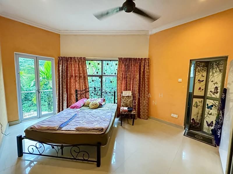 Semi-Detached House for Sale in Ampang Jaya (Ampang) - NORFADILAH ZAINUDDIN - Bedroom - PropertyGuru.com.my