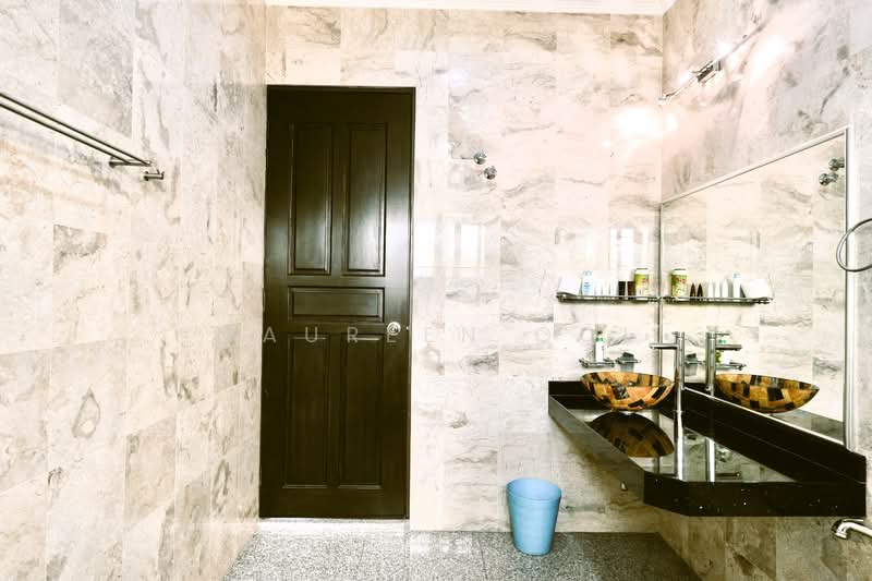 Rumah Banglo untuk Dijual di Seksyen 9 (Kota Damansara) - Maureen Ooi - Bathroom - PropertyGuru.com.my