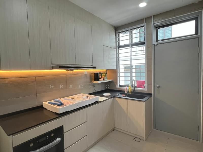 2-storey Terraced House for Rent in Taman Bestari Indah (Ulu Tiram) - Grace Chiew - Kitchen - PropertyGuru.com.my