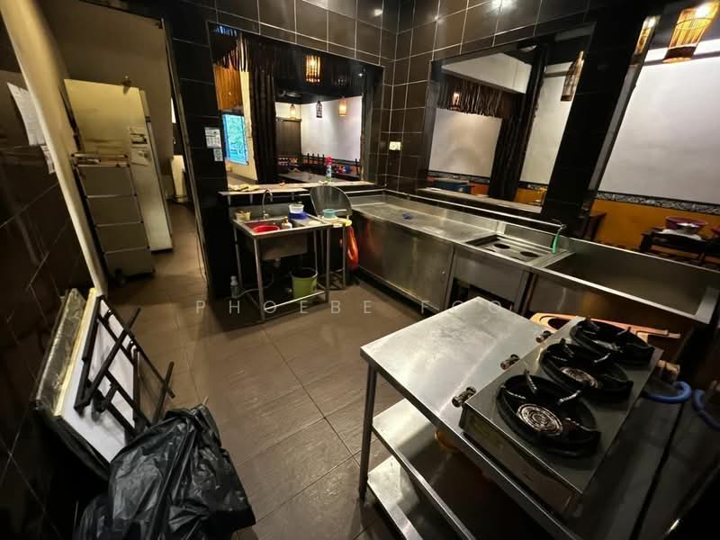 Kedai untuk Disewa di Taman Ungku Tun Aminah (Skudai) - Phoebe Foo - Kitchen - PropertyGuru.com.my