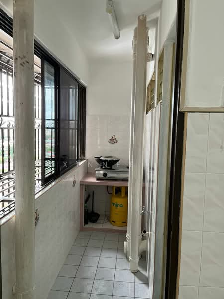 Pangsapuri untuk Disewa di Taman Pekaka Apartment - Xinnee . - Kitchen - PropertyGuru.com.my