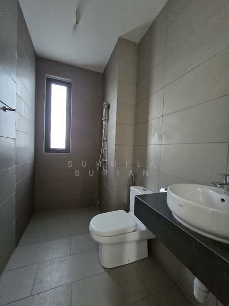 Rumah Berkembar untuk Dijual di Presint 12 (Putrajaya) - Suhhila Supian - Bathroom - PropertyGuru.com.my