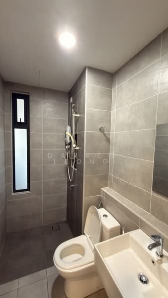 Servis Apartment untuk Disewa di Twin Residences - Darren Leong - Bathroom - PropertyGuru.com.my