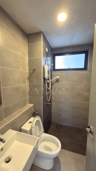 Servis Apartment untuk Disewa di Twin Residences - Darren Leong - Bathroom - PropertyGuru.com.my