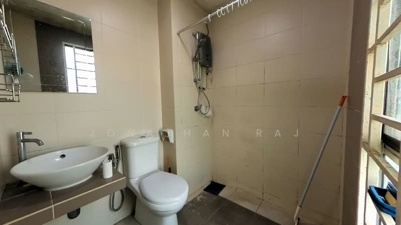 Condominium for Sale at Alam Puri - Jonathan Raj - Bathroom - PropertyGuru.com.my
