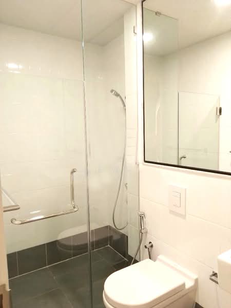 Service Residence for Rent at Isola - Kew . - Bathroom - PropertyGuru.com.my