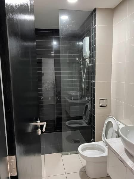 Servis Apartment untuk Disewa di Centrus Soho - Yen Lim - Bathroom - PropertyGuru.com.my